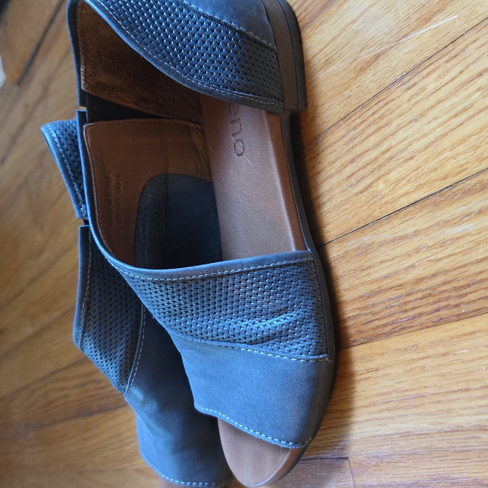 Bueno Blue Leather Sandals with Asymmetric, Open-Toe Design - Picture 3 of 8